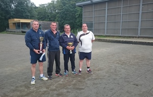 Les finalistes M3 Bernard Lambert, Olivier Lambert (Noyen), Jacques Mauboussin, Sébastien Bouhours (Noyen)