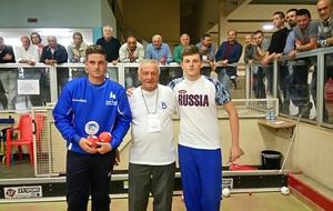 Aurélien Corbihan avec son adversaire russe Georgii Prozorov