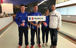 Les représentants français Aurélien Corbihan, Eddy Rouault, Meriem Tahraoui, avec le chef de délégation, président du comité national de Raffa Volo Mickaël Rouault