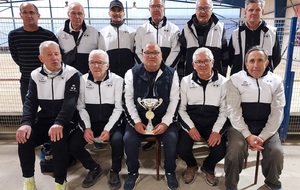 Les vainqueurs Les Sables d'Olonne avec P Roullet, président de la ligue des Pays de la Loire