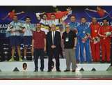 Le podium mondial avec les champions du monde monégasques Laugier-Garcia, le vice-champions argentins Apez et Pretto, et les médaillés de bronze serbes Milakovic et Butorac ainsi que marocains El-Guamouss et El-Majdaoui (photo Mondiale Mersin 2019) 