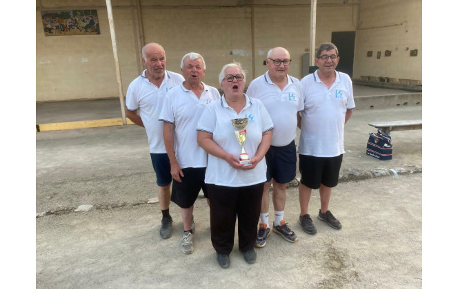 L'équipe qualifiée aux Championnats de France Guéry D, Lachambre J, Lachambre D, Chevallier X et Desombre C (La Suze)