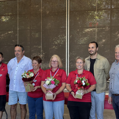 Inauguration terrains allonnes - Les féminines vice-championnes de France en compagnie du président de la section sport-boules des JSA, du président du CBD, du maire et de l'adjoint aux sports de la ville d'Allonnes